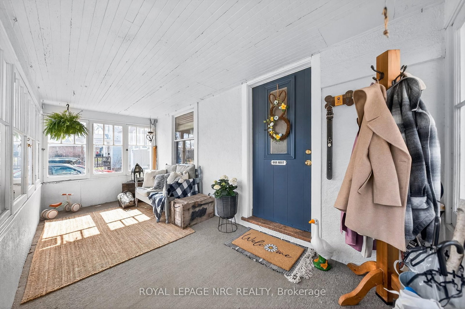 Detached House for sale at 23 Pinecrest Avenue, St. Catharines, Ontario, L2T 1C6 - Burleigh Hill - MLS: X12969216