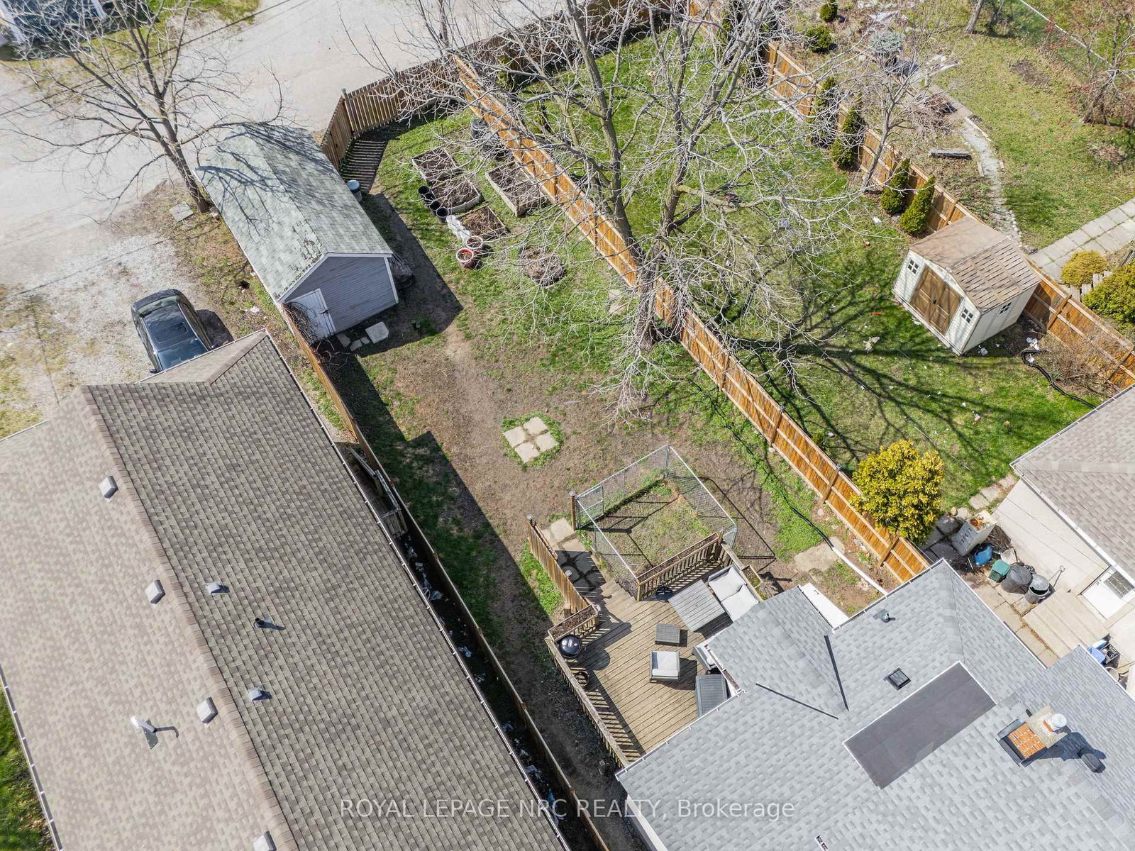 Detached House for sale at 23 Pinecrest Avenue, St. Catharines, Ontario, L2T 1C6 - Burleigh Hill - MLS: X12969216