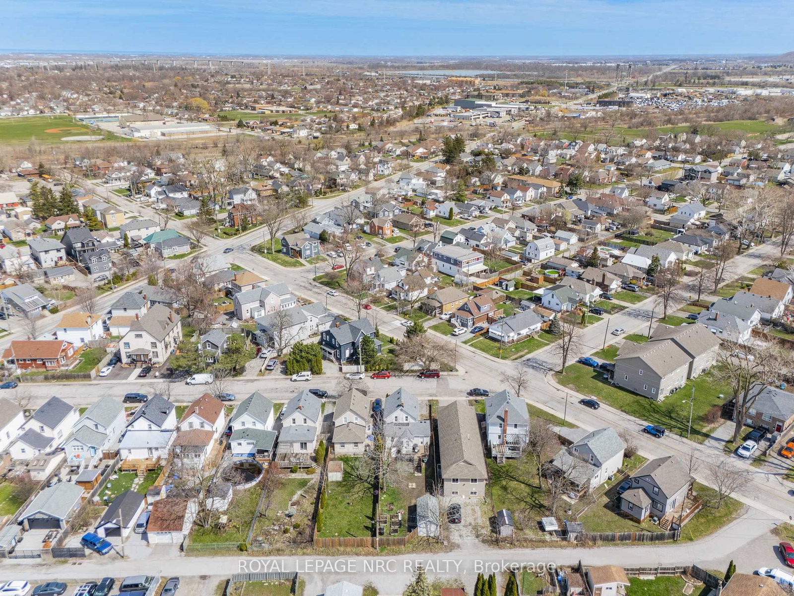 Detached House for sale at 23 Pinecrest Avenue, St. Catharines, Ontario, L2T 1C6 - Burleigh Hill - MLS: X12969216