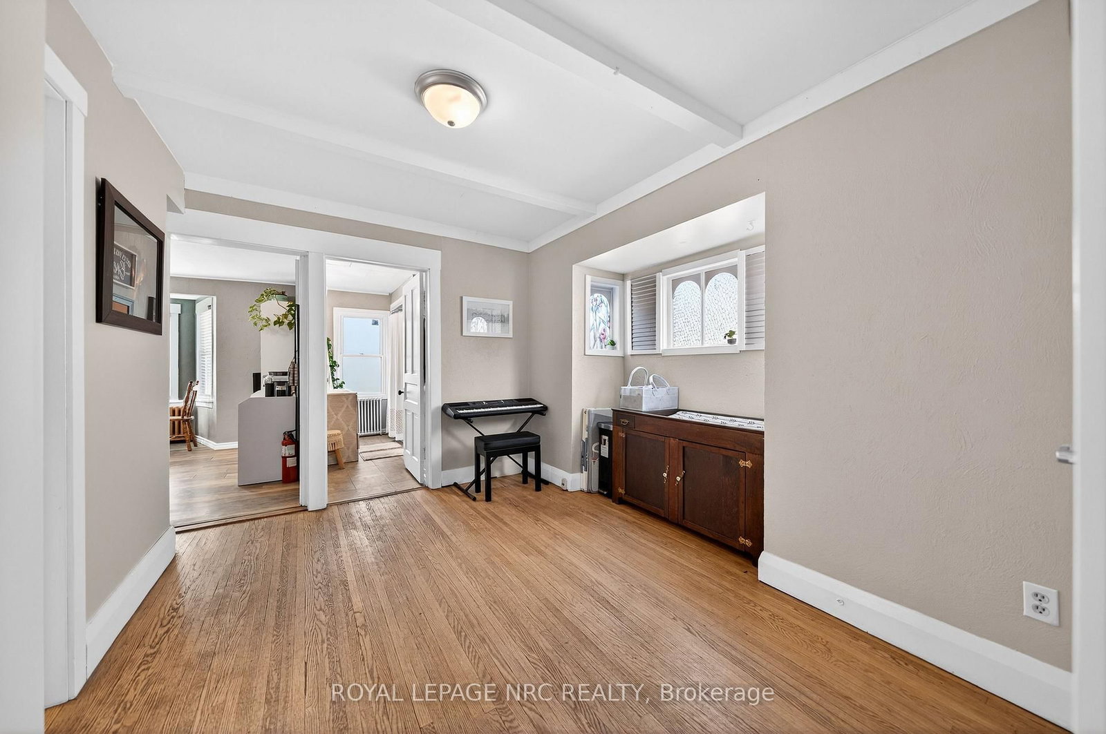 Detached House for sale at 23 Pinecrest Avenue, St. Catharines, Ontario, L2T 1C6 - Burleigh Hill - MLS: X12969216