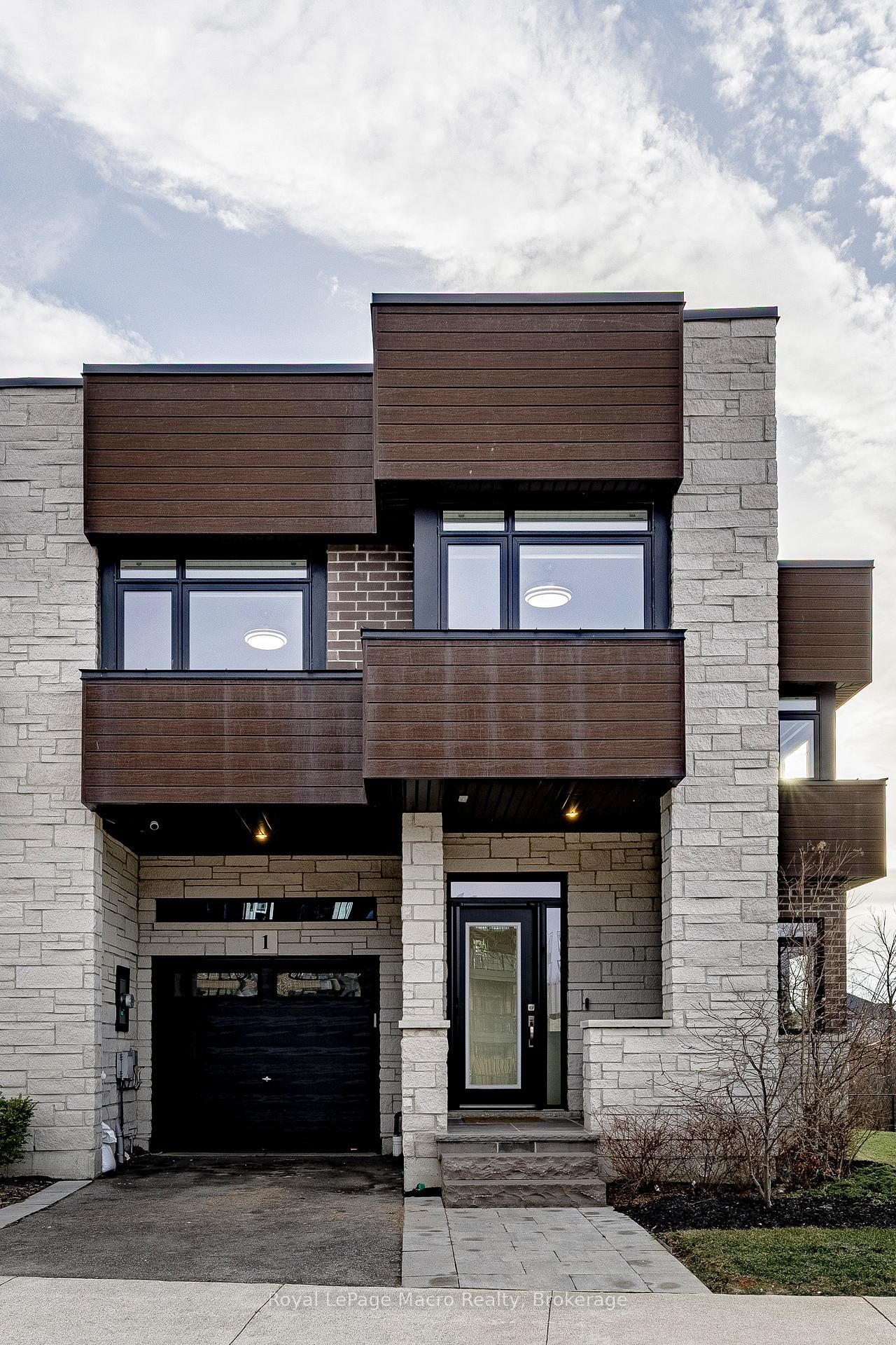 35 Midhurst Heights, Unit 1 - Photo 4