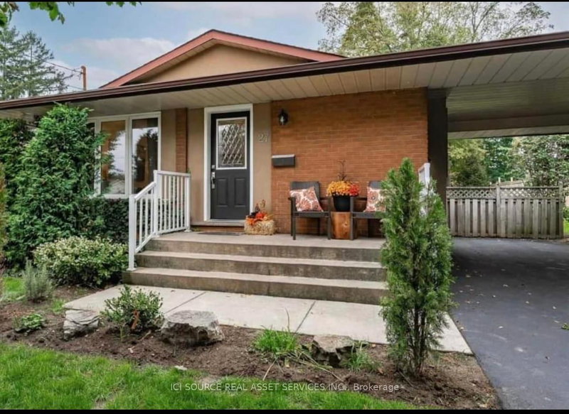 Upper - 27 Brenlyn Crt, Hamilton, L9C 4N8 | Image 2