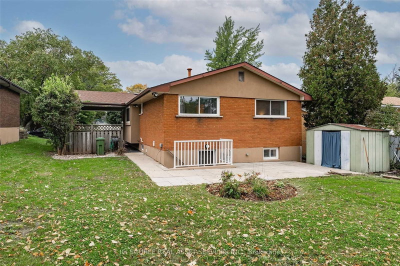 Upper - 27 Brenlyn Crt, Hamilton, L9C 4N8 | Image 3