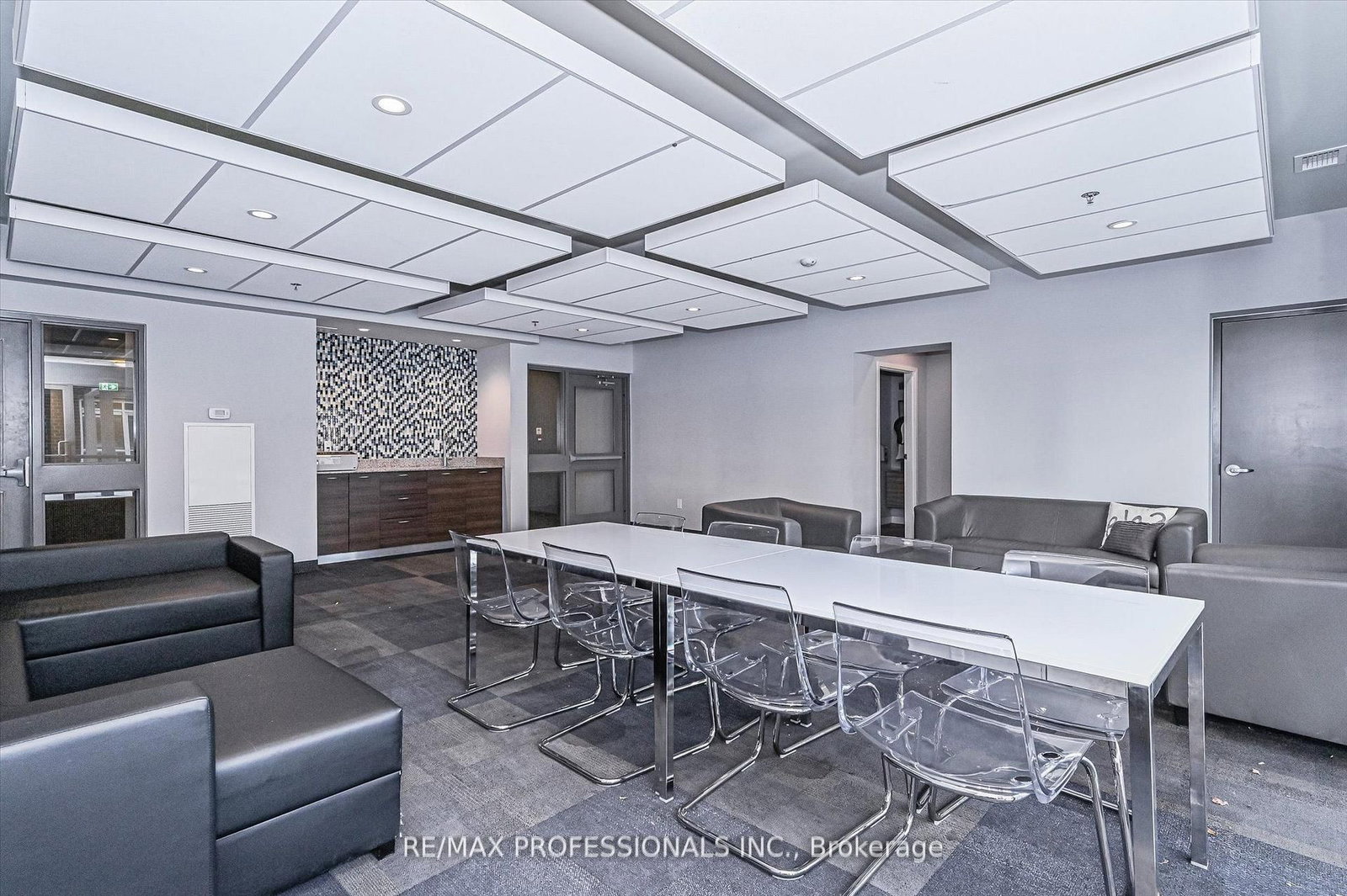 318 Spruce Street, Unit 2103 - Photo 31