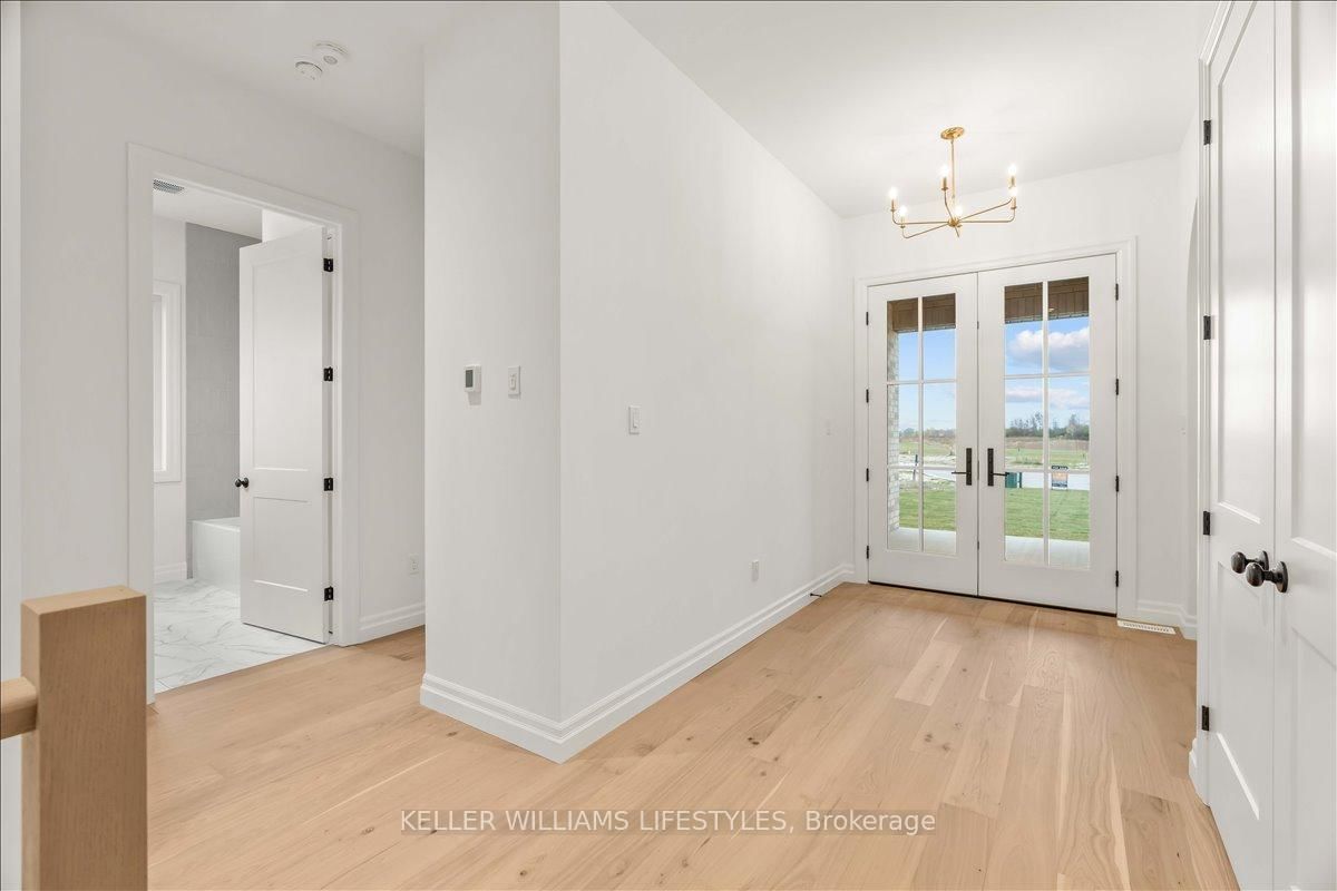 126 FRASER Crescent • Lambton Shores, ON photo 10
