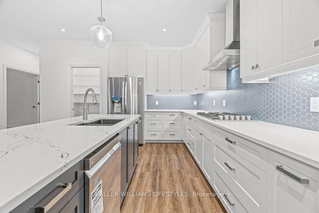 108 LENEVE Street • Lambton Shores, ON photo 16