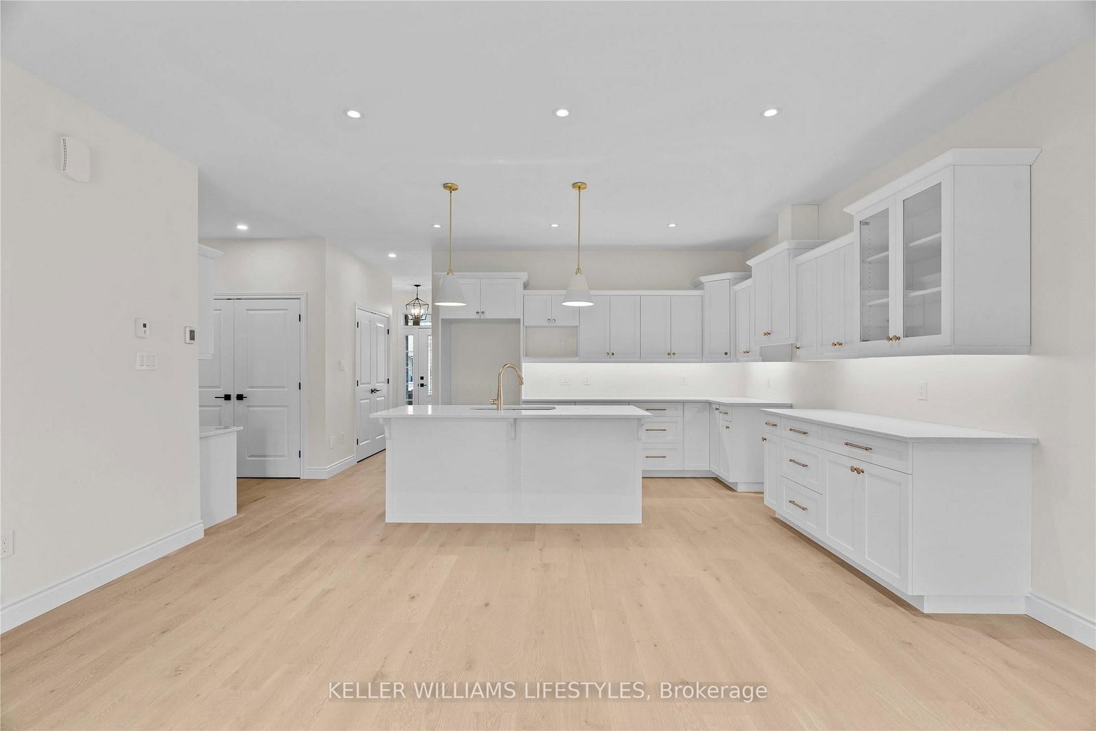 110 LENEVE Street • Lambton Shores, ON photo 11