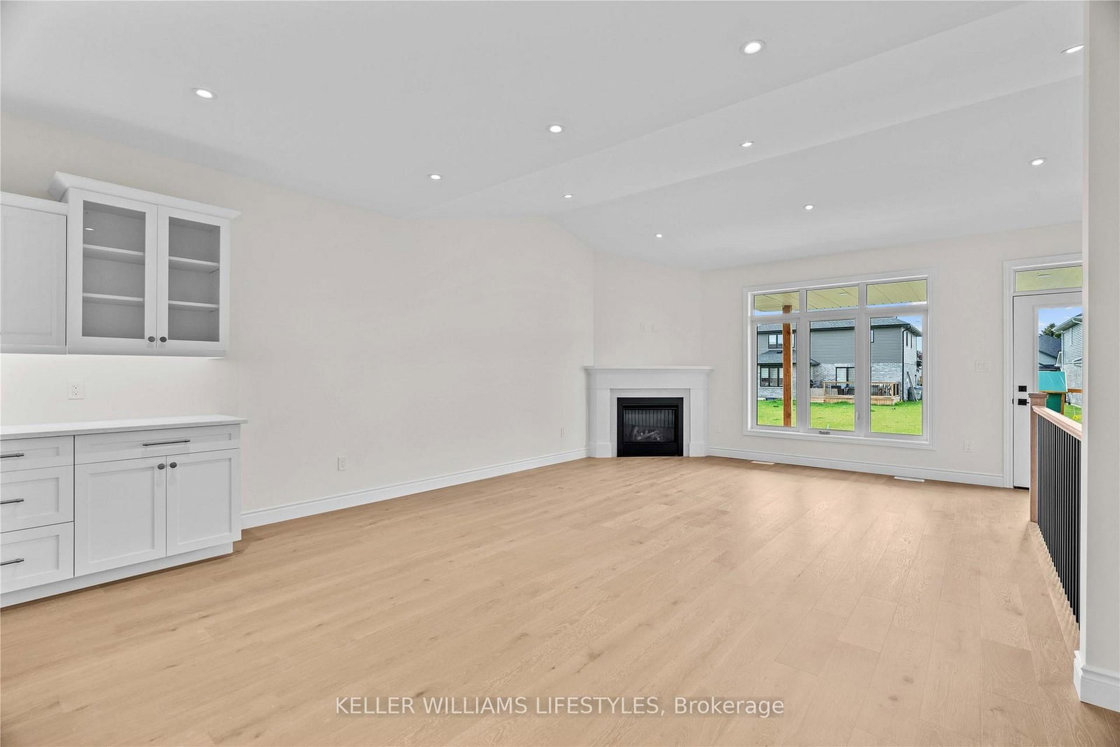110 LENEVE Street • Lambton Shores, ON photo 13