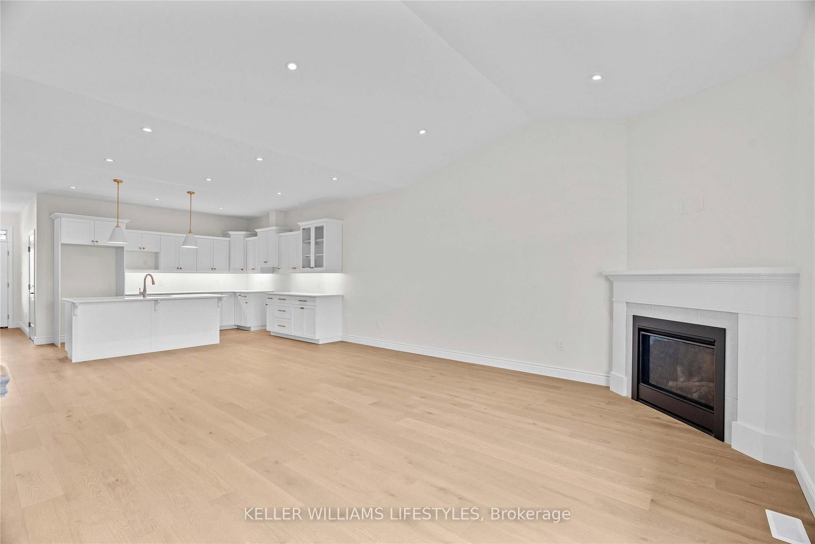 110 LENEVE Street • Lambton Shores, ON photo 14