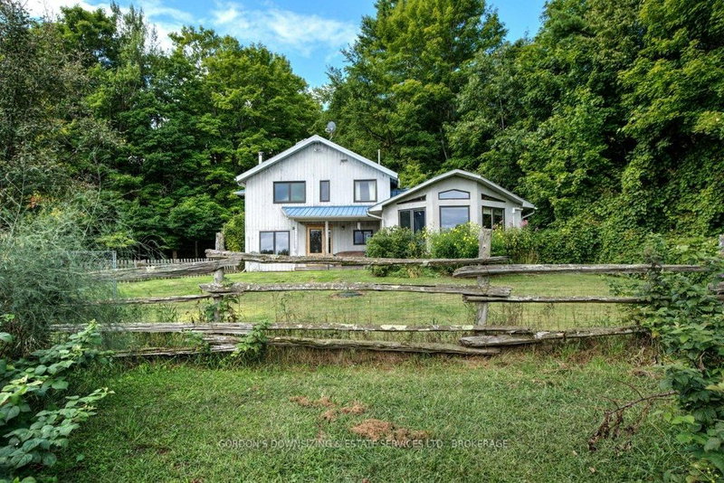 1084 Moon Road