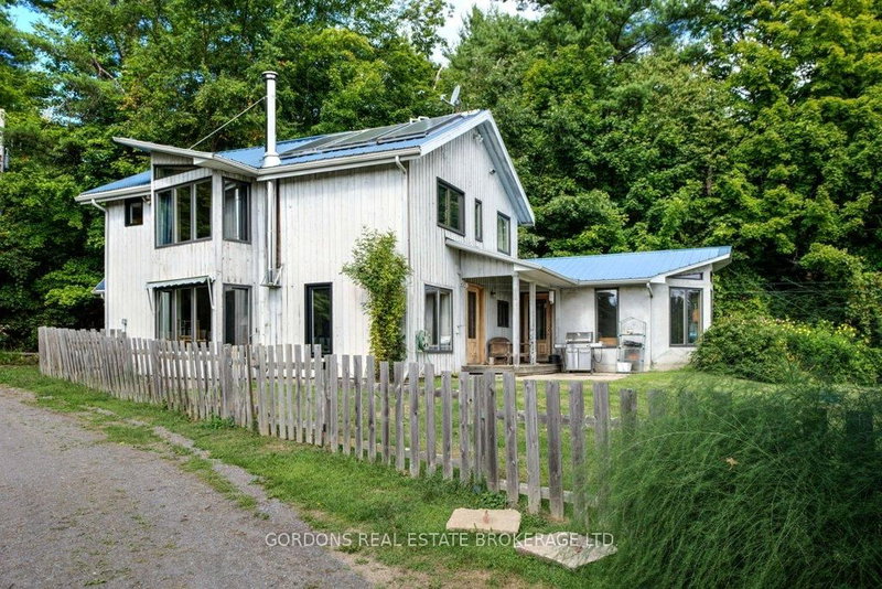 1084 Moon Road