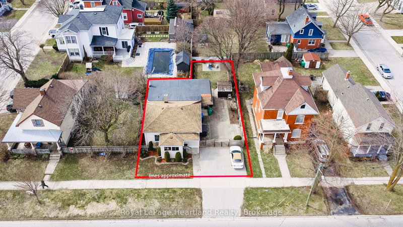 107 Victoria St N, Goderich, N7A 2S2 | Image 2