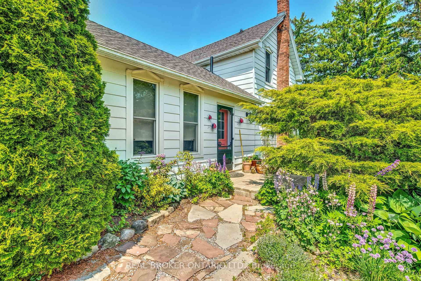 Listing Image 4
