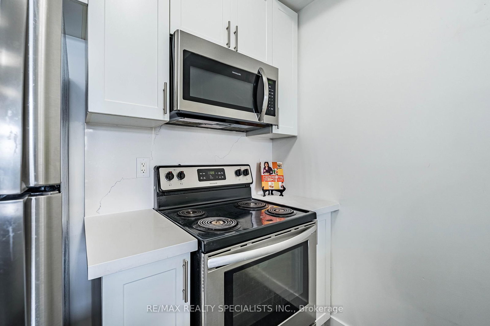 Condo for sale at 337-125 Shoreview Place, Hamilton, Ontario, L8E 0K3 - Lakeshore - MLS: X12969780