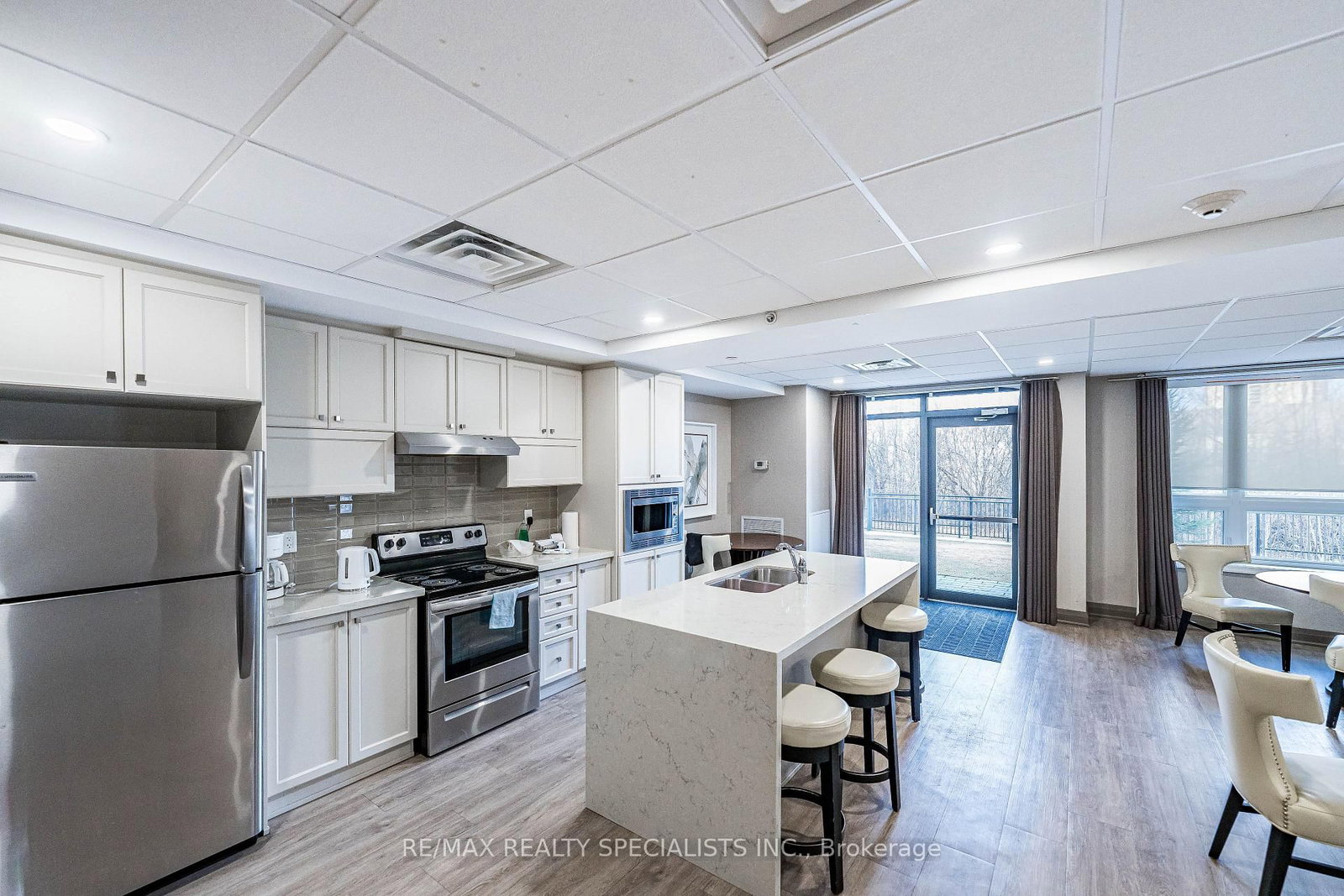 Condo for sale at 337-125 Shoreview Place, Hamilton, Ontario, L8E 0K3 - Lakeshore - MLS: X12969780