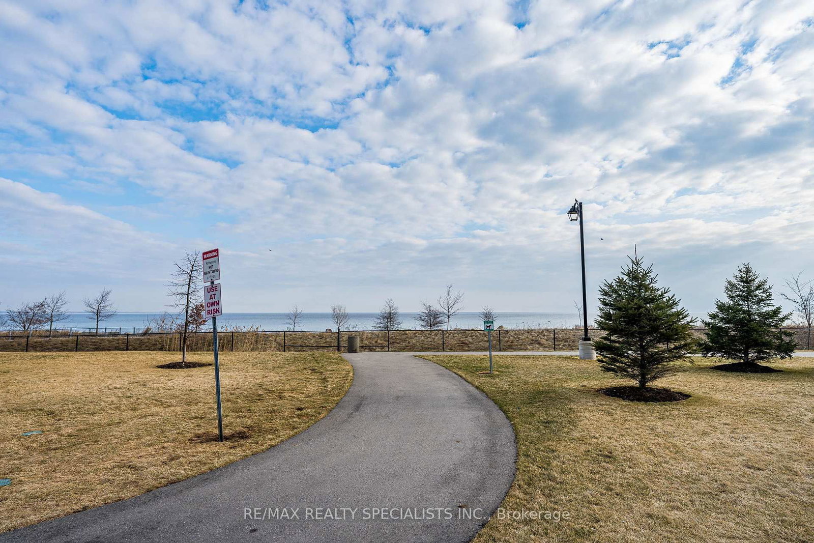 Condo for sale at 337-125 Shoreview Place, Hamilton, Ontario, L8E 0K3 - Lakeshore - MLS: X12969780