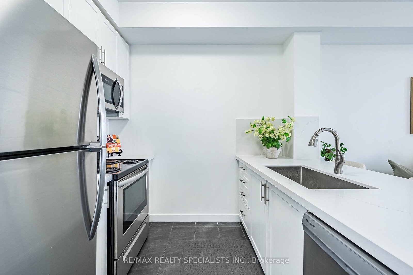 Condo for sale at 337-125 Shoreview Place, Hamilton, Ontario, L8E 0K3 - Lakeshore - MLS: X12969780