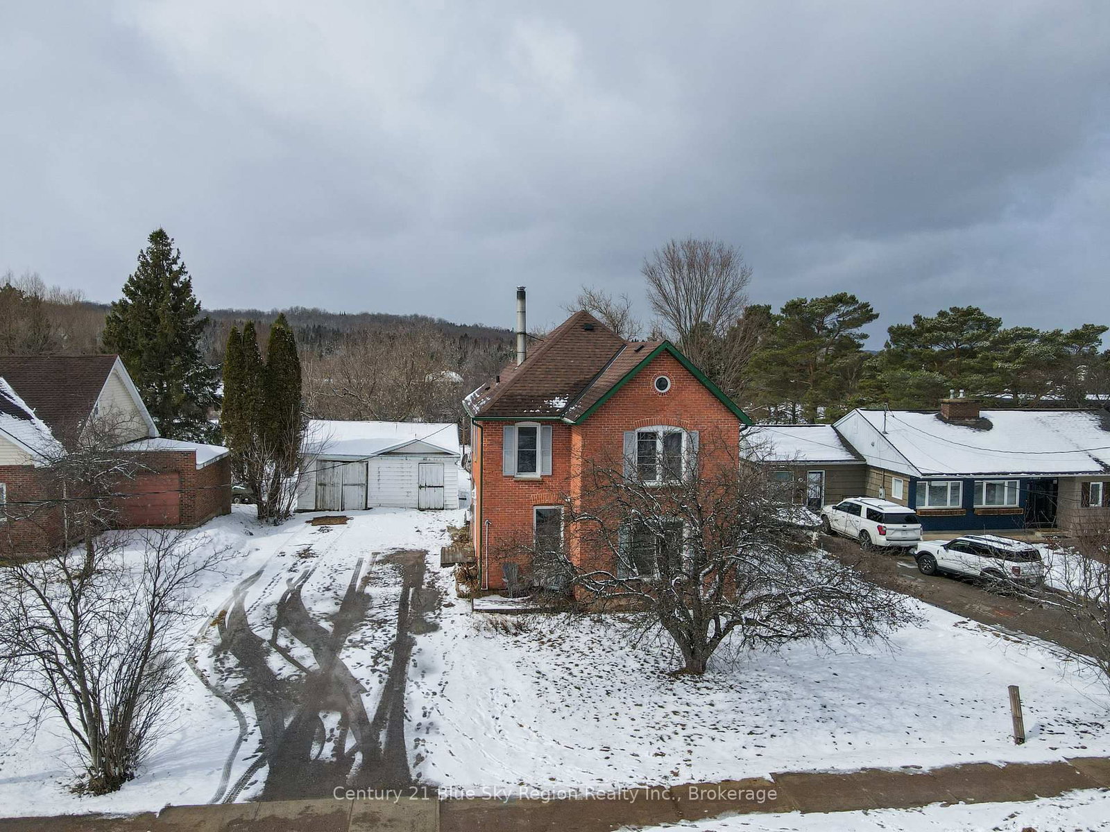 Listing Image 4