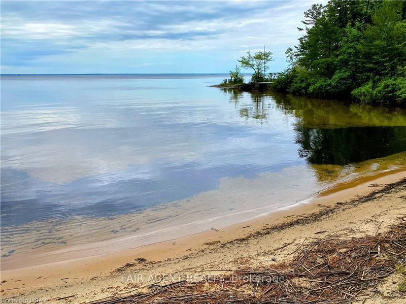 LT25 SANDY ISLAND