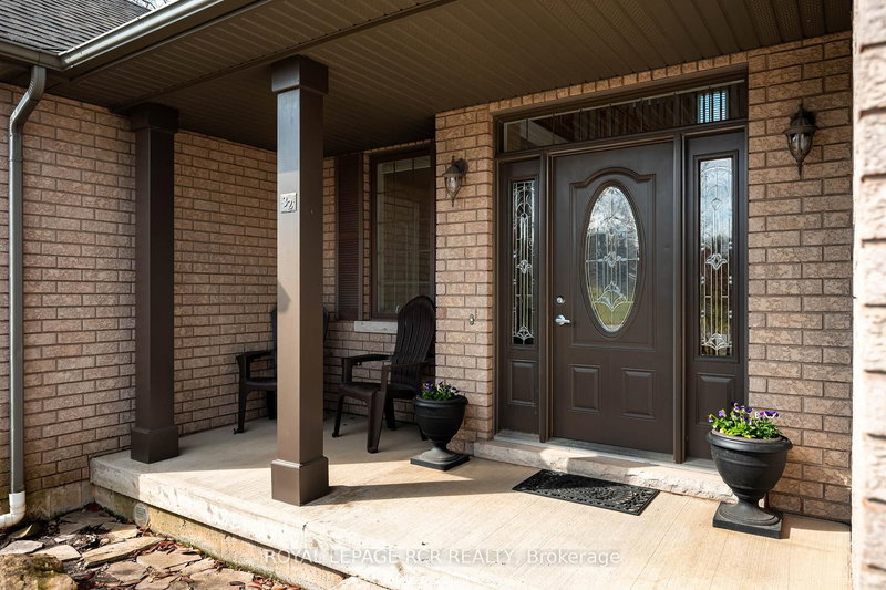 32 Headwaters Lane, Mono, L9W 5K3 | Image 2