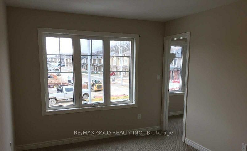 36 Damude Ave, Thorold, L2V 0G6 | Image 2