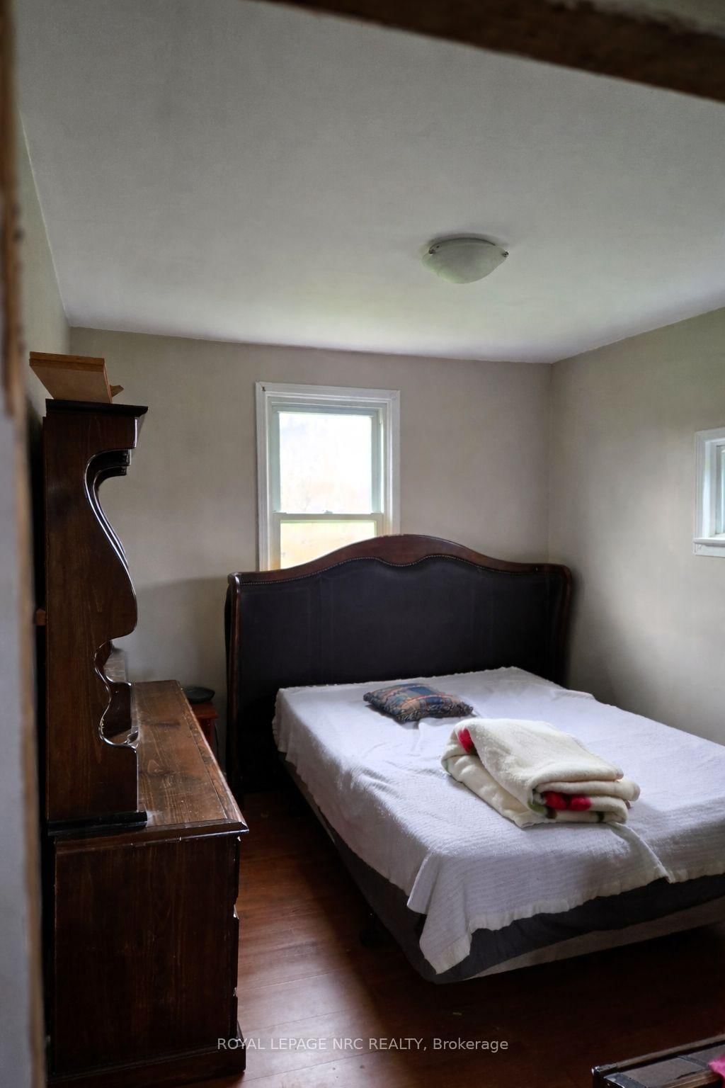 Detached House for sale at 751 Bowen Road, Fort Erie, Ontario, L2A 5M4 - Bowen - MLS: X12969920