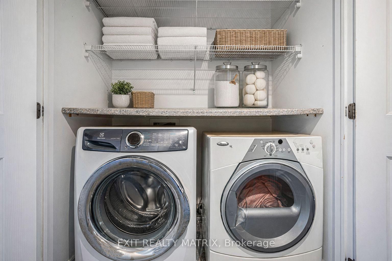 Detached House for sale at 183 Filion Street, Russell, Ontario, K0A 1W0 - Embrun - MLS: X12969990