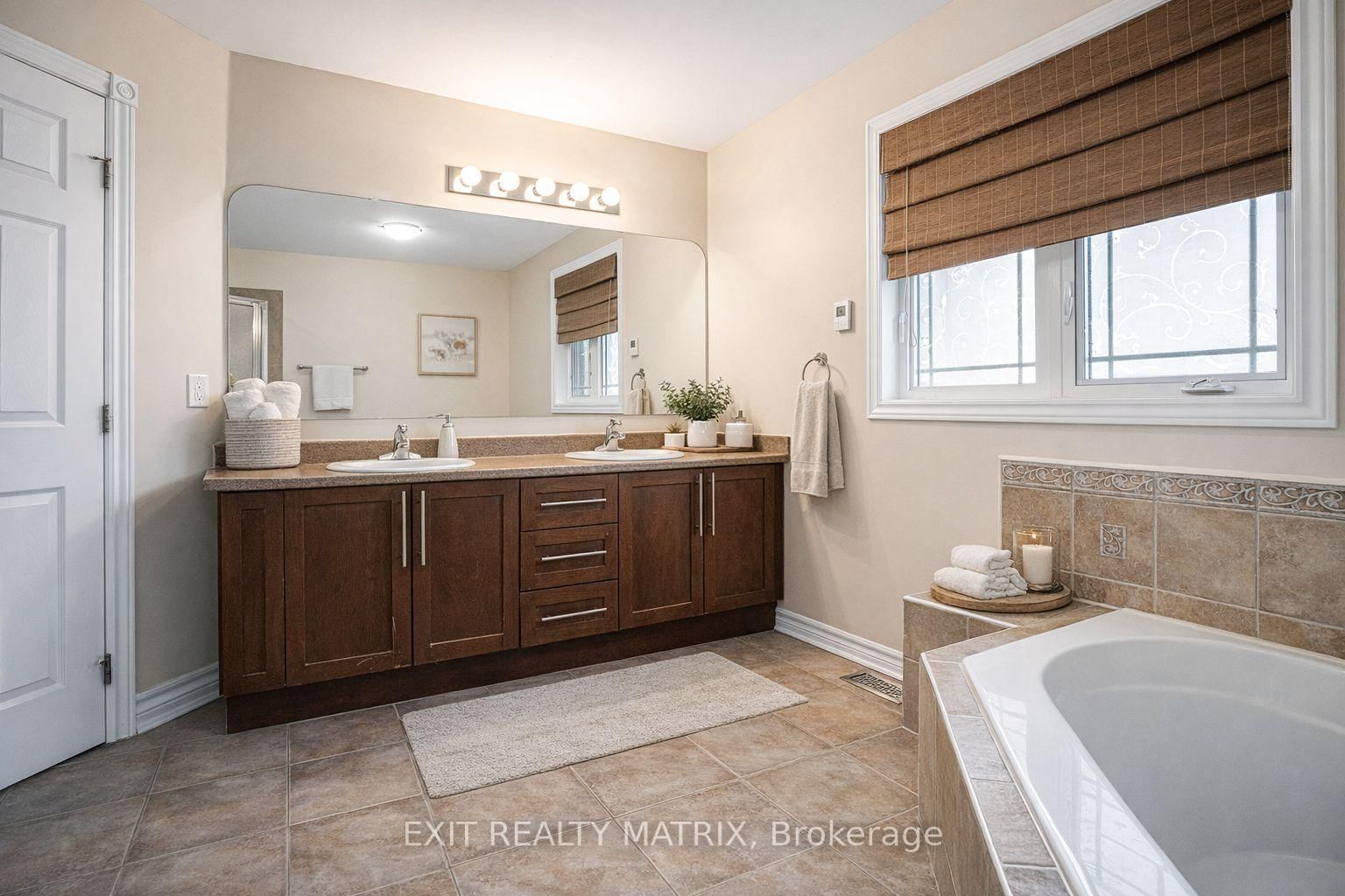 Detached House for sale at 183 Filion Street, Russell, Ontario, K0A 1W0 - Embrun - MLS: X12969990