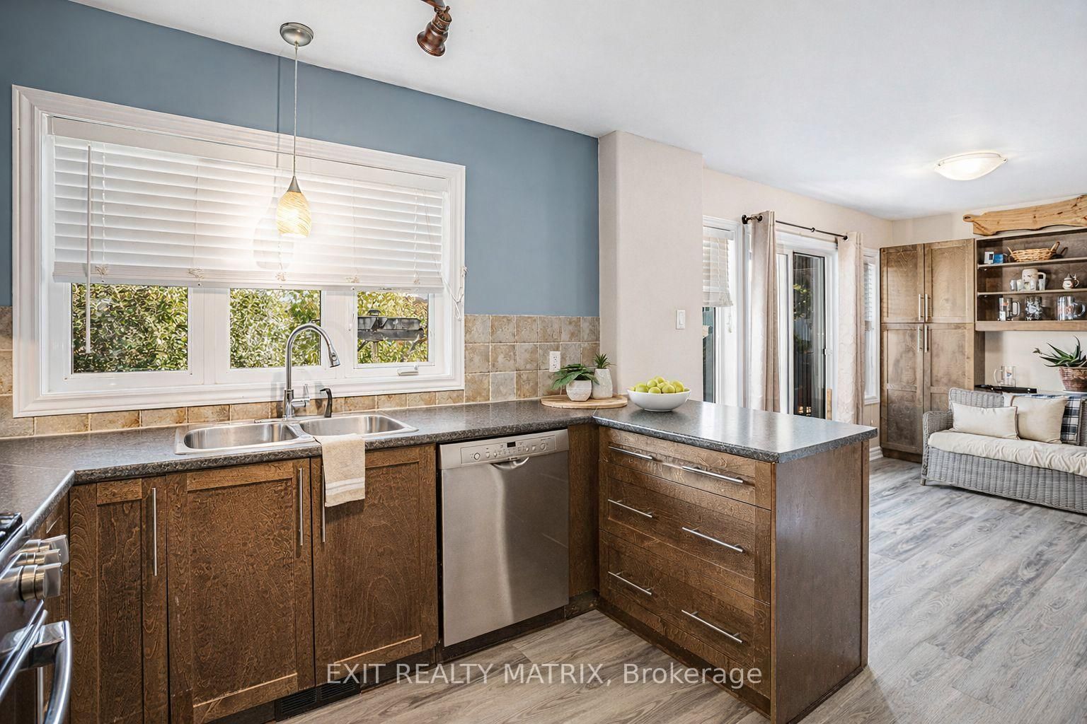 Detached House for sale at 183 Filion Street, Russell, Ontario, K0A 1W0 - Embrun - MLS: X12969990