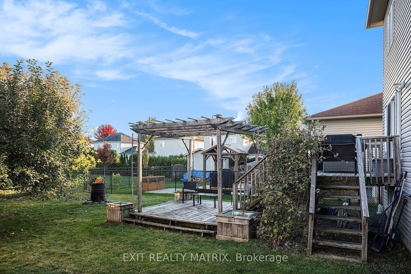 Detached House for sale at 183 Filion Street, Russell, Ontario, K0A 1W0 - Embrun - MLS: X12969990