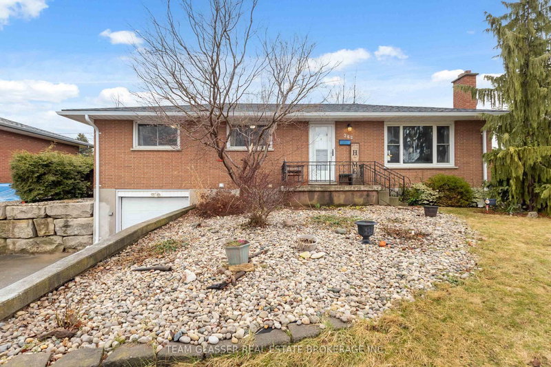 362 CHIPPENDALE Cres, London South, N5Z 3G2 | Image 2