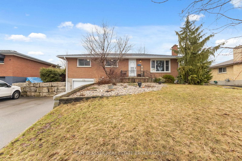 362 CHIPPENDALE Cres, London South, N5Z 3G2 | Image 3