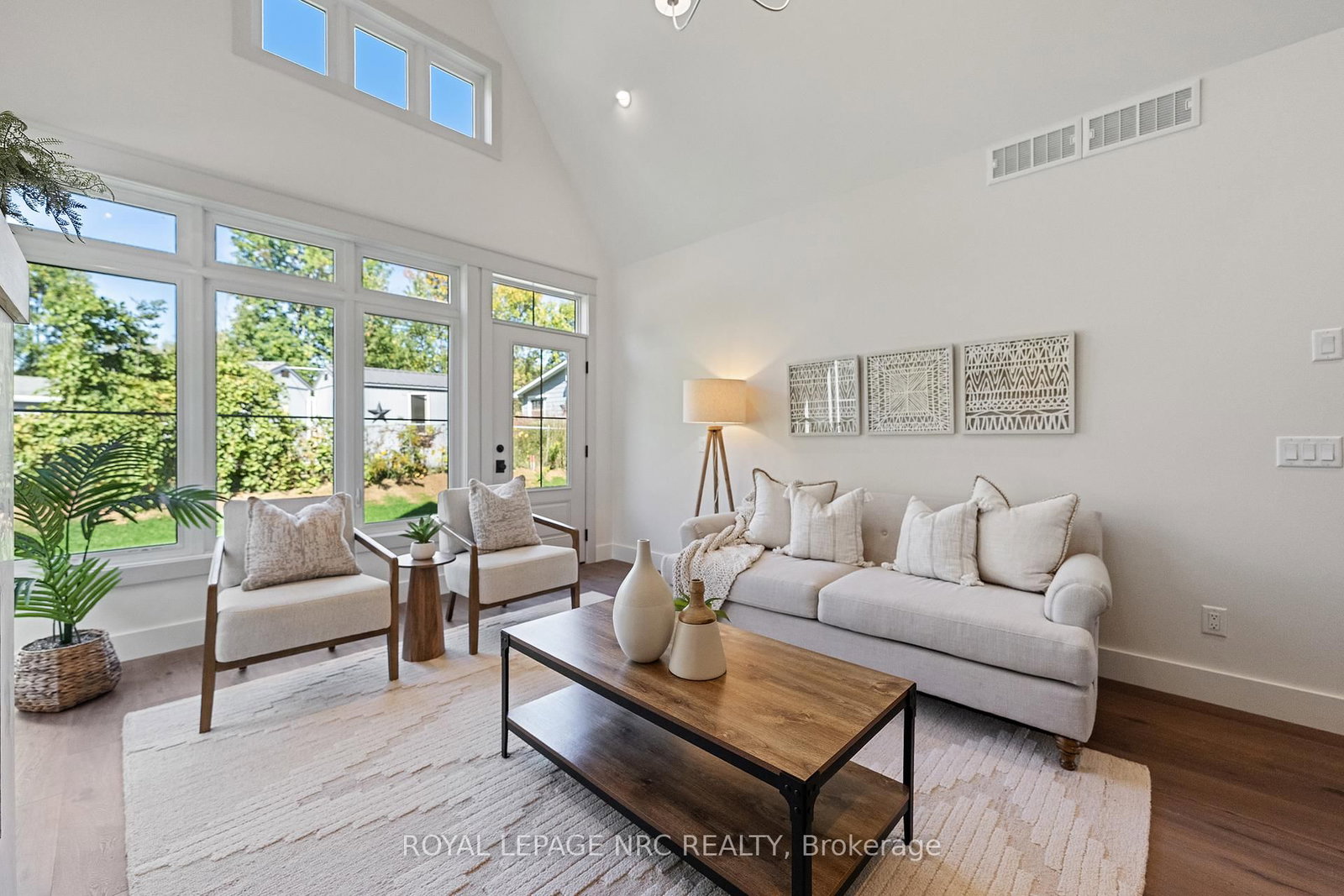 Detached House for sale at 4062 GLENSPRING Road, Fort Erie, Ontario, L0S 1B0 - Crystal Beach - MLS: X12970080