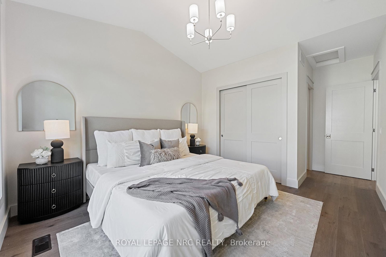 Detached House for sale at 4062 GLENSPRING Road, Fort Erie, Ontario, L0S 1B0 - Crystal Beach - MLS: X12970080