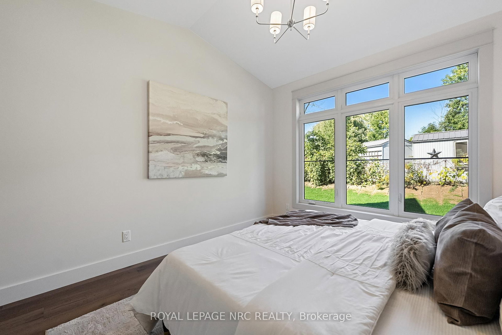 Detached House for sale at 4062 GLENSPRING Road, Fort Erie, Ontario, L0S 1B0 - Crystal Beach - MLS: X12970080