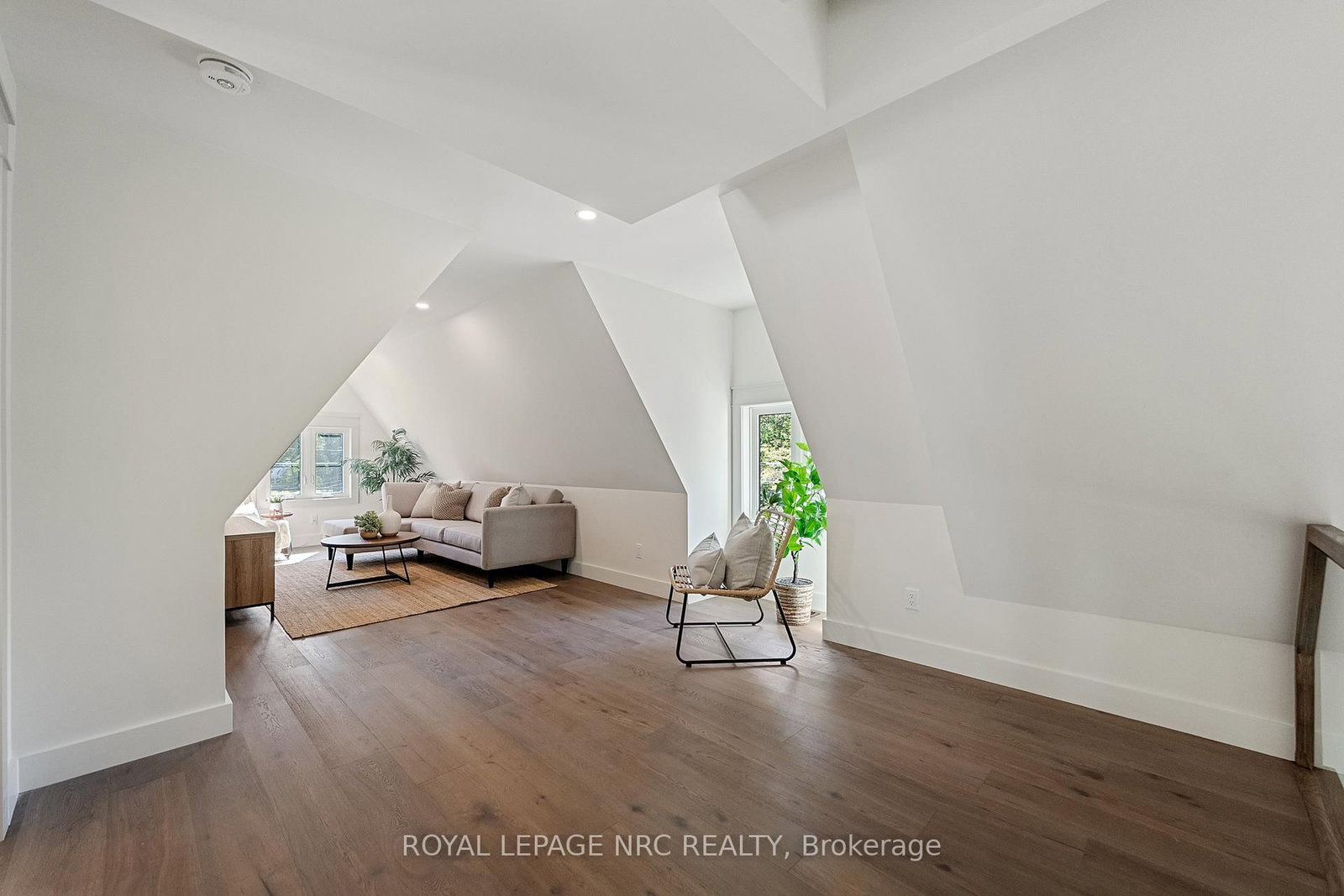 Detached House for sale at 4062 GLENSPRING Road, Fort Erie, Ontario, L0S 1B0 - Crystal Beach - MLS: X12970080