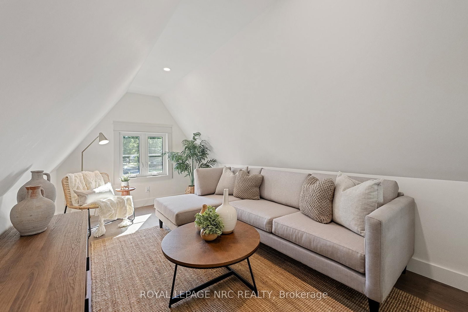 Detached House for sale at 4062 GLENSPRING Road, Fort Erie, Ontario, L0S 1B0 - Crystal Beach - MLS: X12970080