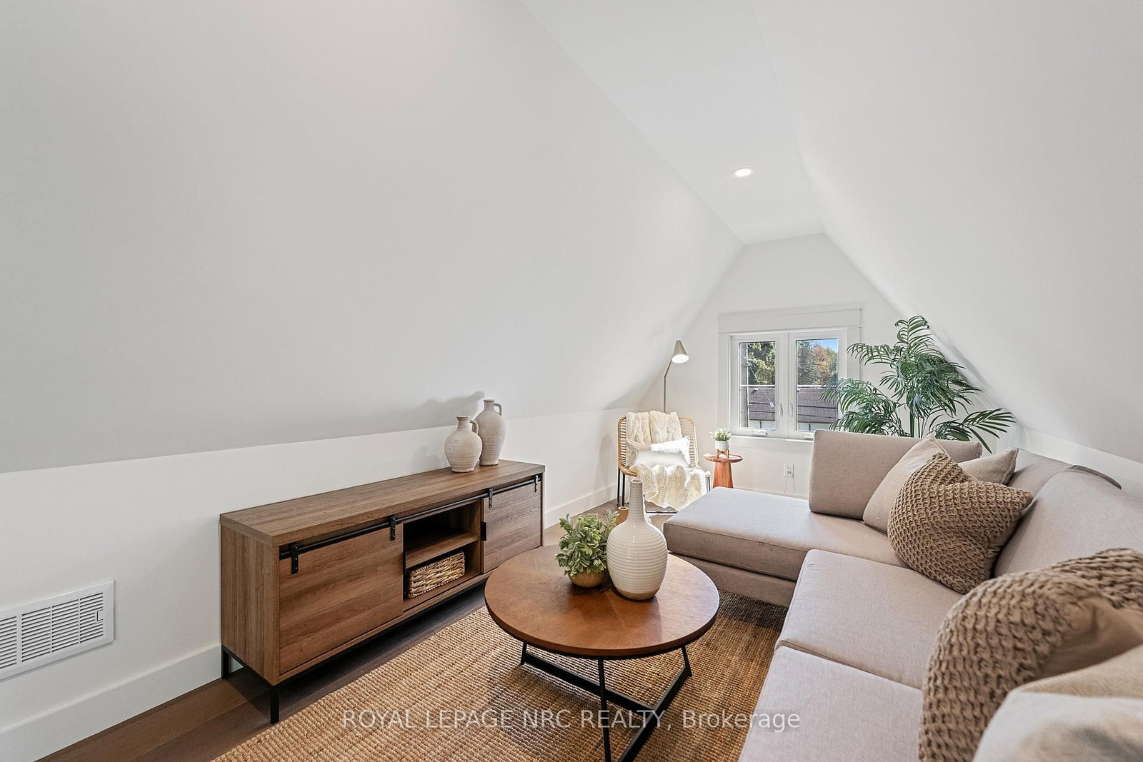 Detached House for sale at 4062 GLENSPRING Road, Fort Erie, Ontario, L0S 1B0 - Crystal Beach - MLS: X12970080