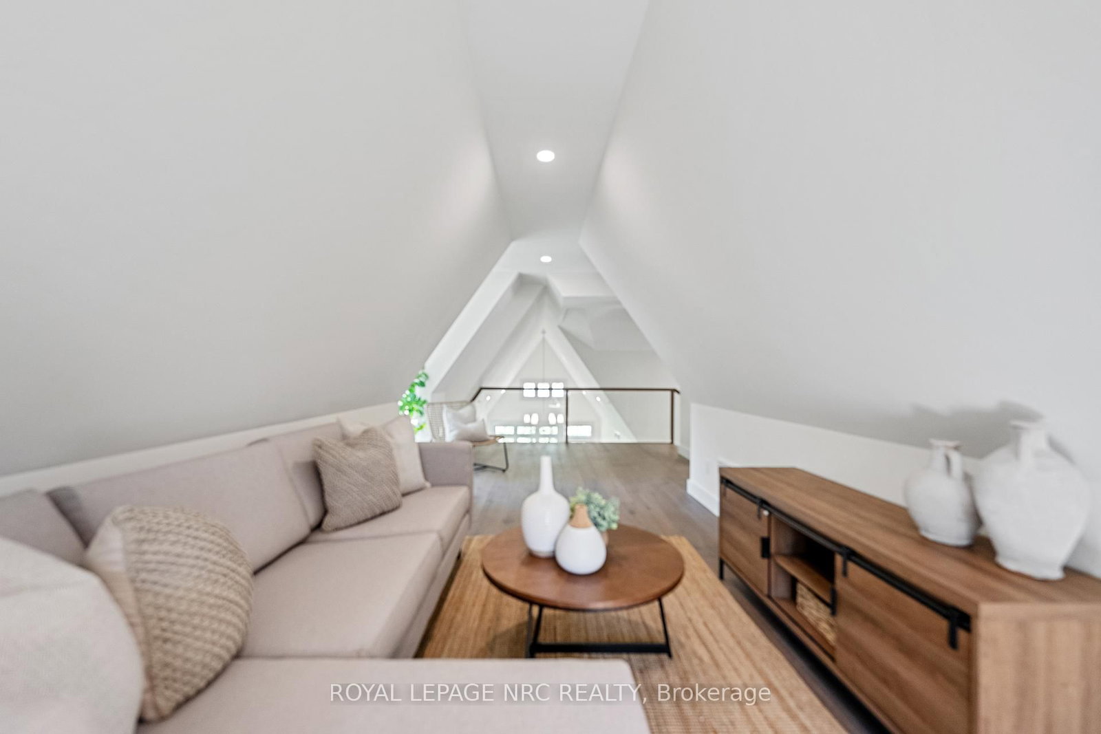 Detached House for sale at 4062 GLENSPRING Road, Fort Erie, Ontario, L0S 1B0 - Crystal Beach - MLS: X12970080