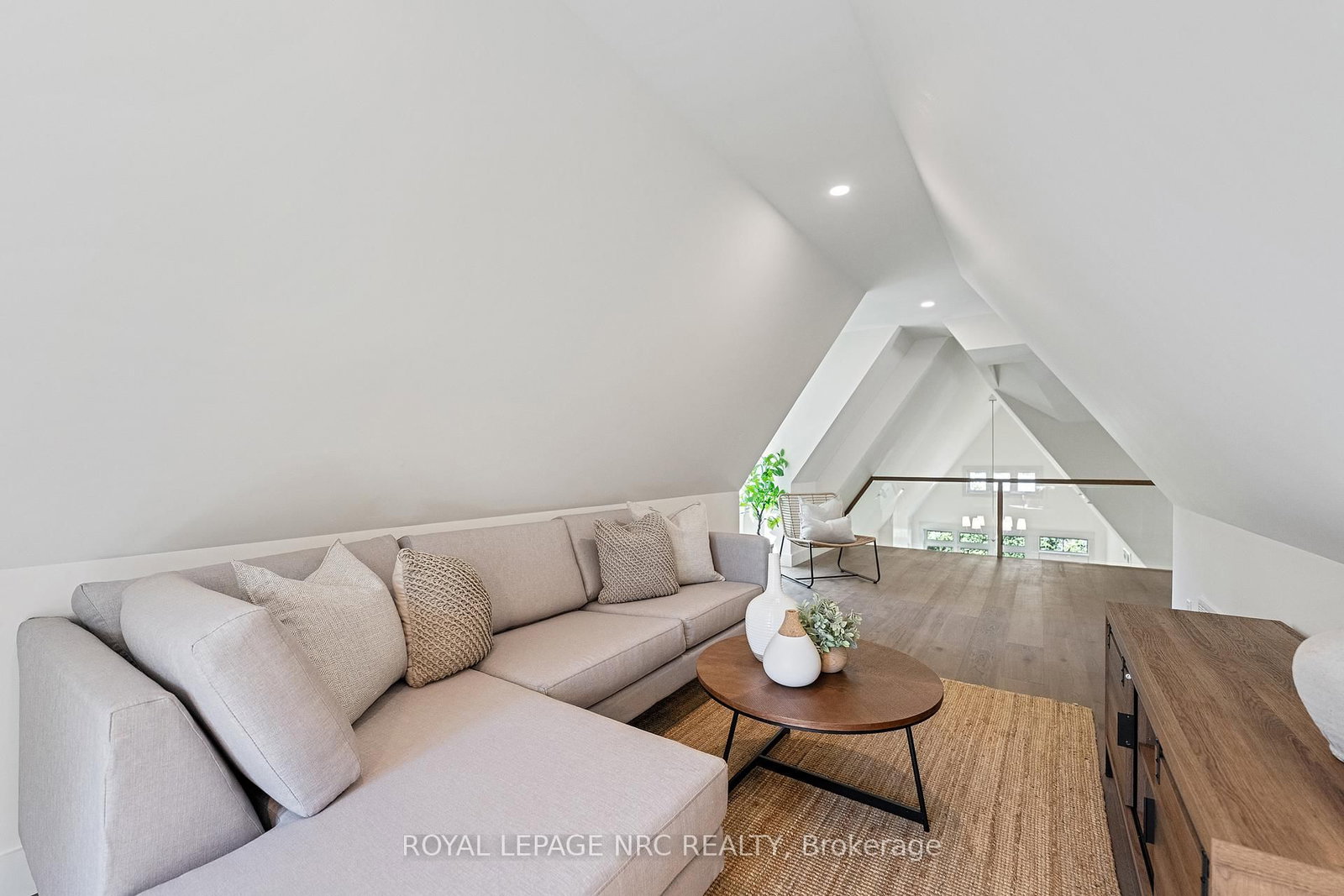 Detached House for sale at 4062 GLENSPRING Road, Fort Erie, Ontario, L0S 1B0 - Crystal Beach - MLS: X12970080