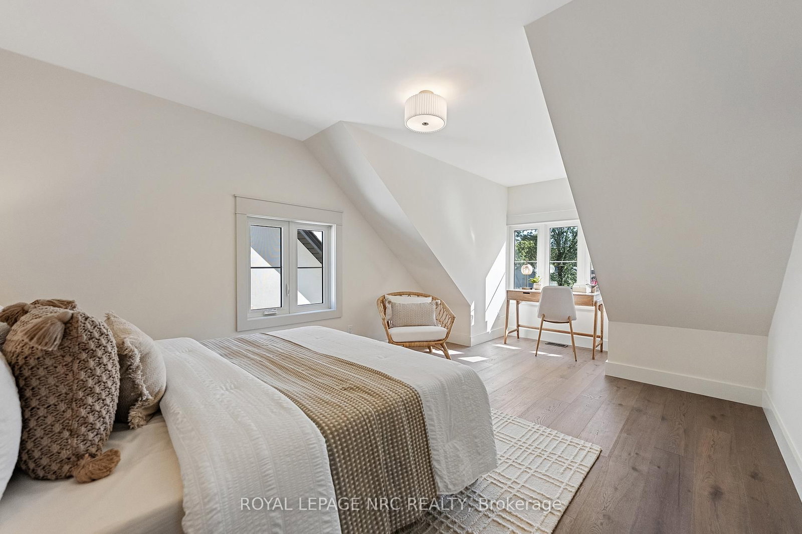 Detached House for sale at 4062 GLENSPRING Road, Fort Erie, Ontario, L0S 1B0 - Crystal Beach - MLS: X12970080