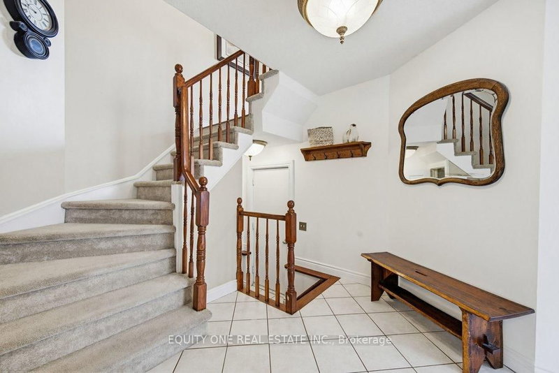 706 Levac Dr, Orleans, K4A 2R1 | Image 3