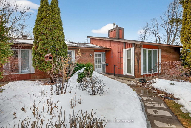 10 Amundsen Crescent