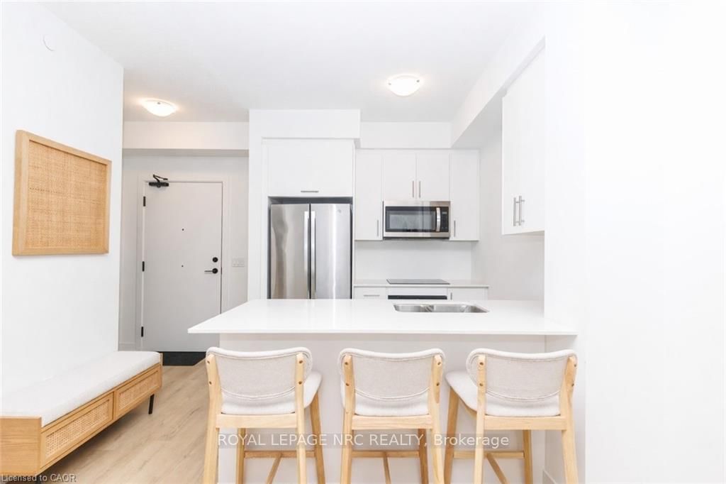 600 North Service Road, Unit 501 - Photo 4