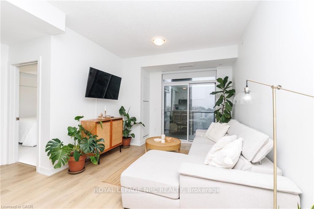 600 North Service Road, Unit 501 - Photo 5