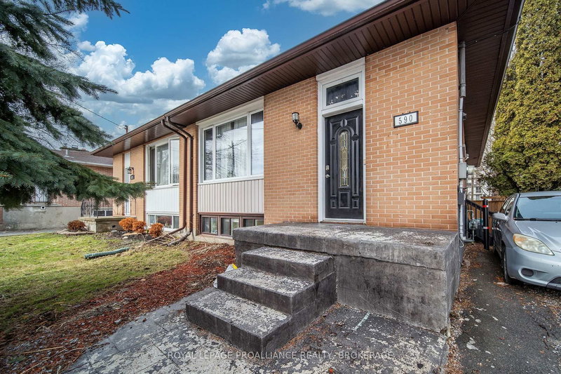 home for sale on 590 Macdonnell Street