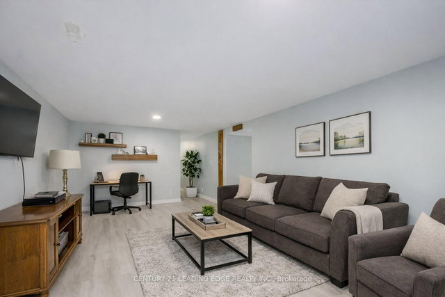 306 Lindan (Room 3) Avenue