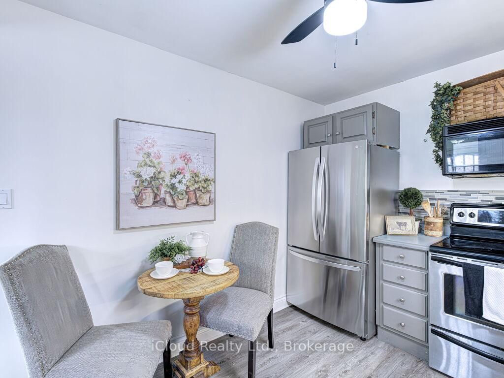 Detached House for sale at 458 Upper Wellington Street, Hamilton, Ontario, L9A 3P4 - Centremount - MLS: X12970588