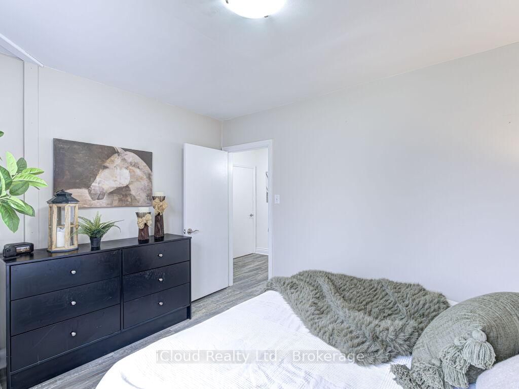 Detached House for sale at 458 Upper Wellington Street, Hamilton, Ontario, L9A 3P4 - Centremount - MLS: X12970588