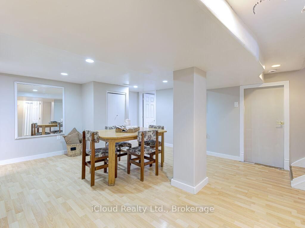 Detached House for sale at 458 Upper Wellington Street, Hamilton, Ontario, L9A 3P4 - Centremount - MLS: X12970588